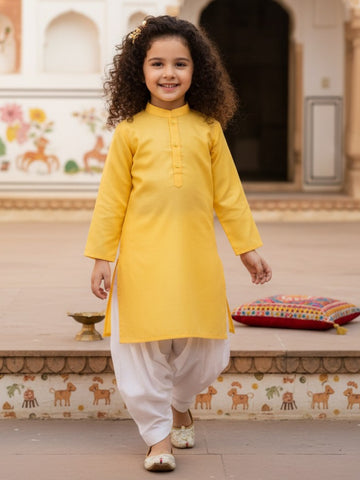 [DGKS-MG] Girls Yellow Solid Cotton Kurti Set