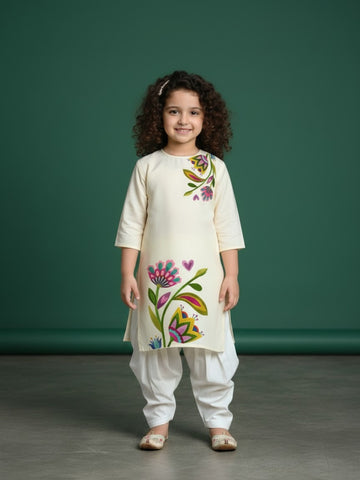 [DGKS-MGSP-RN] Girls Beige Ethnic Motifs Printed Cotton Kurti Set