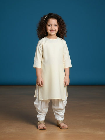 [DGKS-MG-RN] Girls Beige Solid Cotton Kurti Set