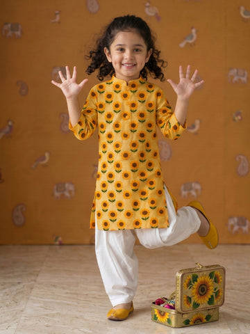 [DGKS-MGSP] Girls Yellow Ethnic Motifs Printed Cotton Kurti Set