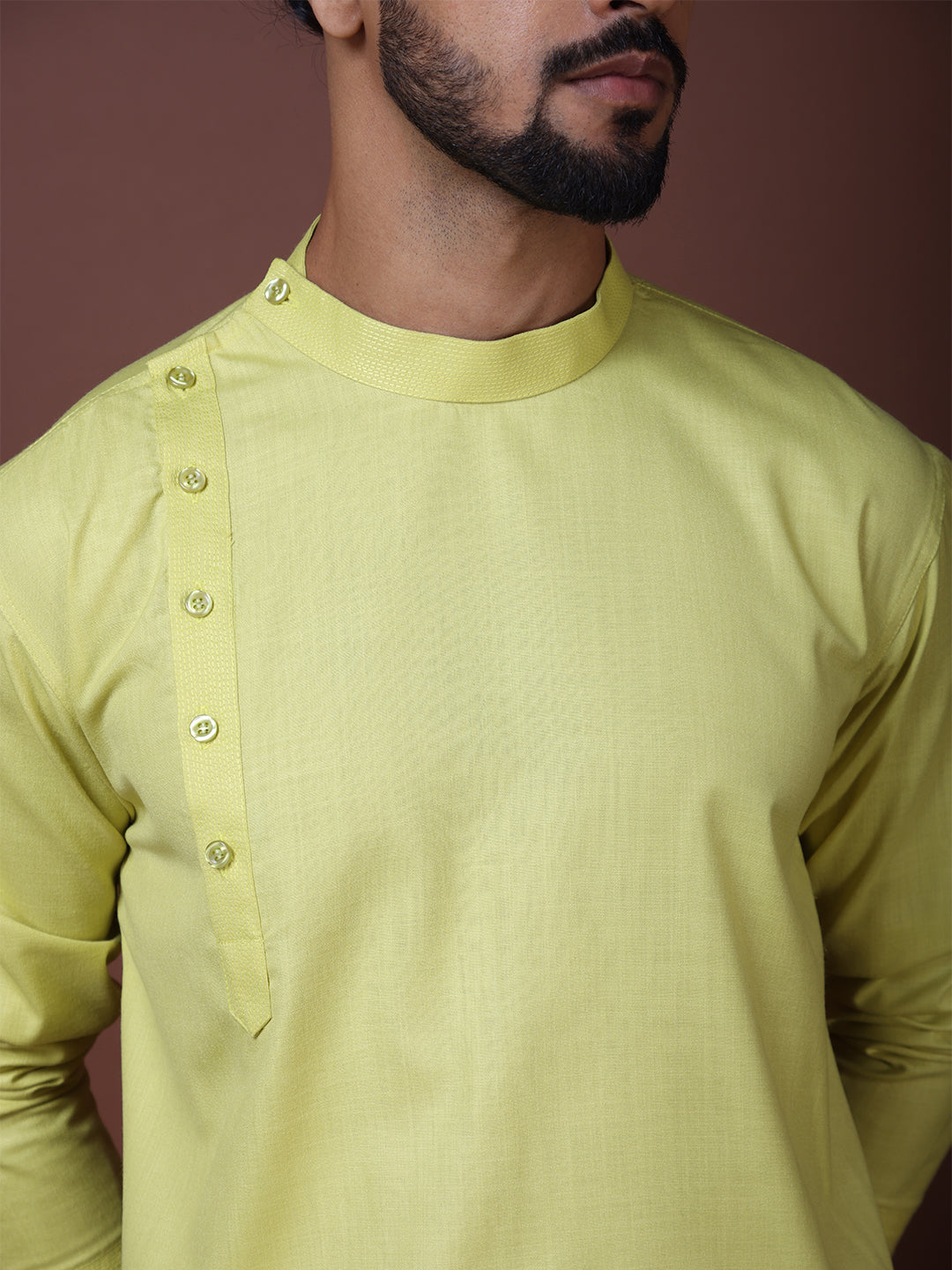 Men Mandarin Collar Straight Kurta With Pyjama Set .