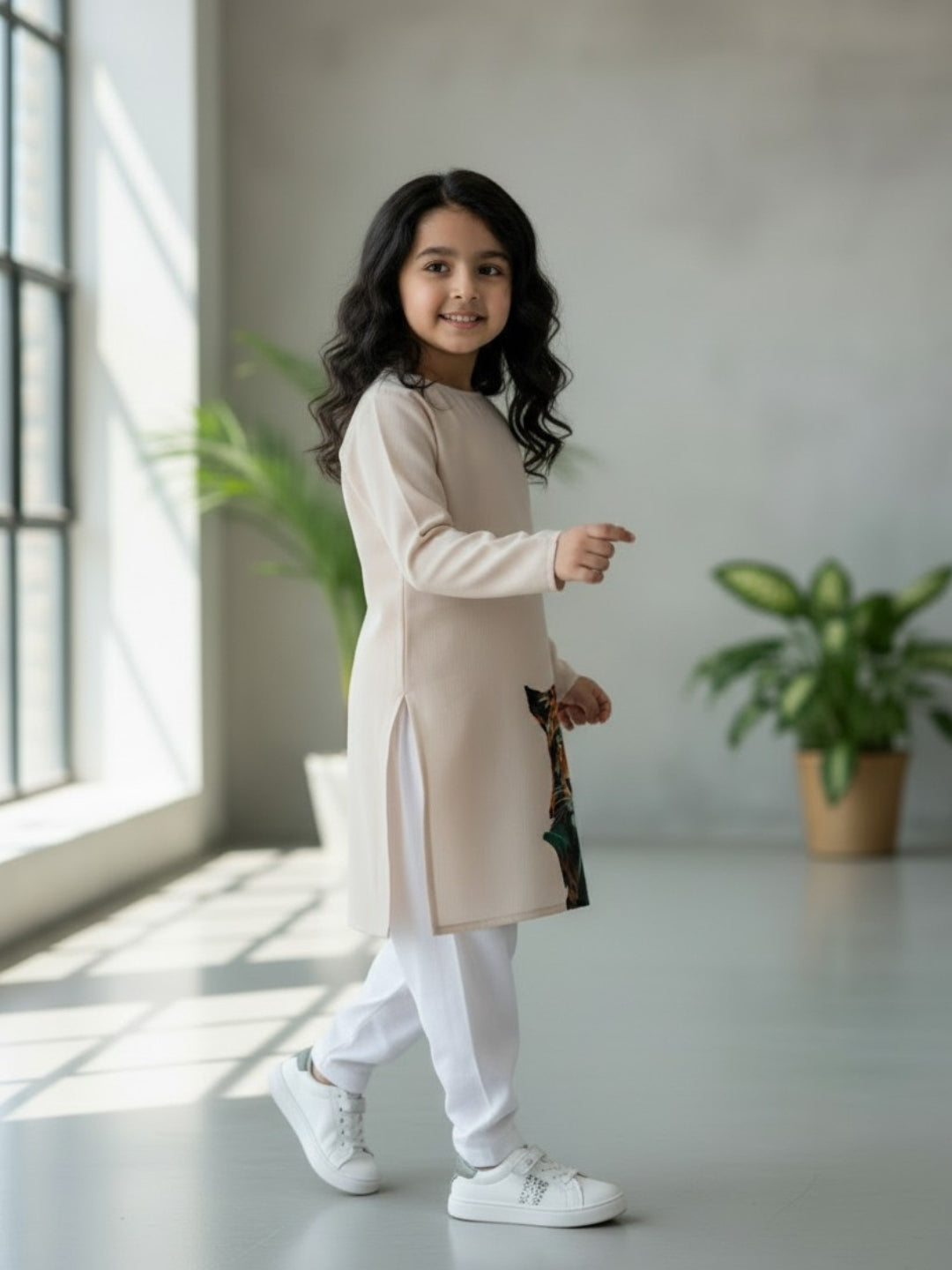 [DGKS-MGSP-RN] Girls Beige Ethnic Motifs Printed Cotton Kurti Set