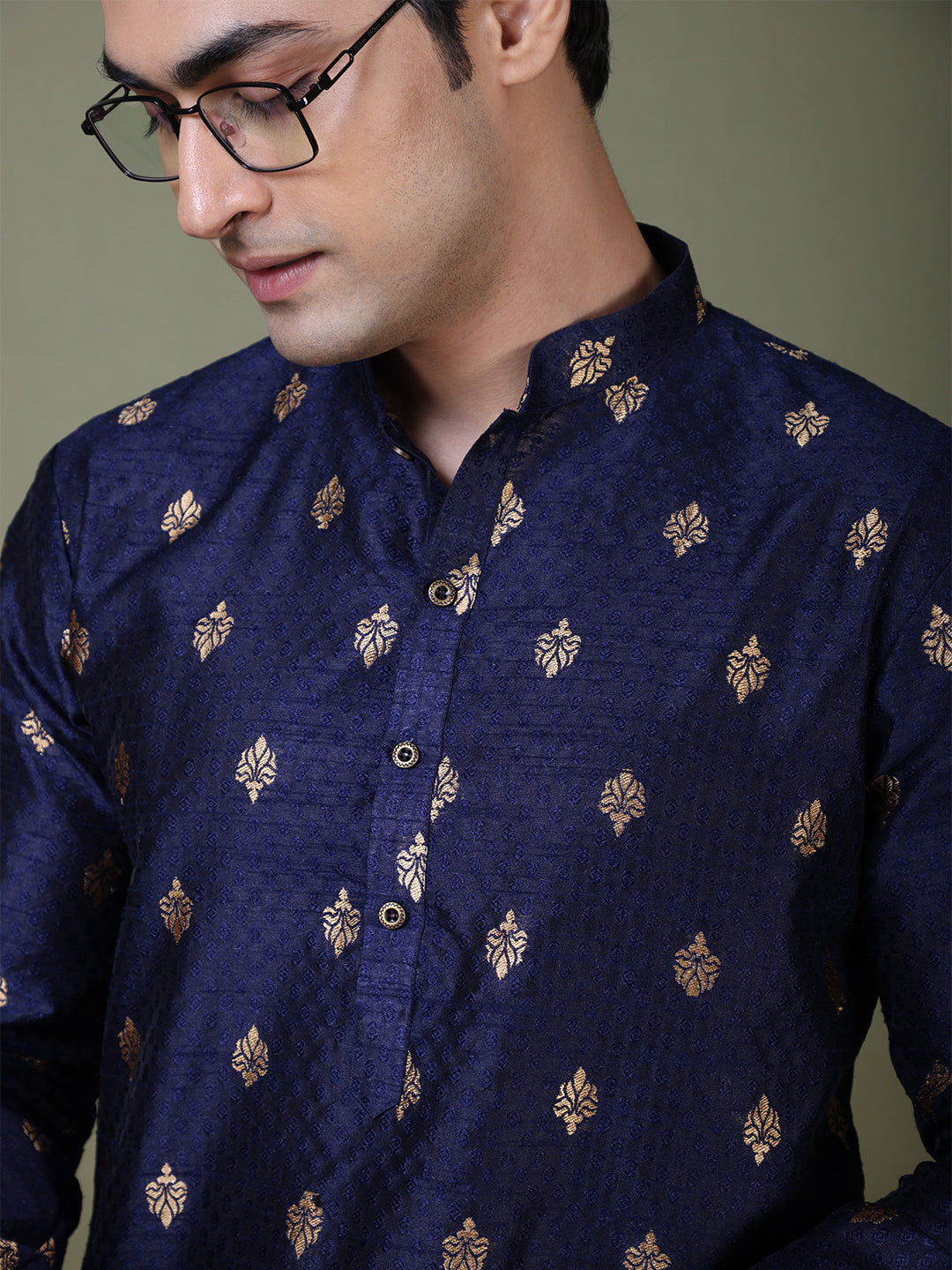 Men Mandarin Collar Jacquard Kurta with Pyjama