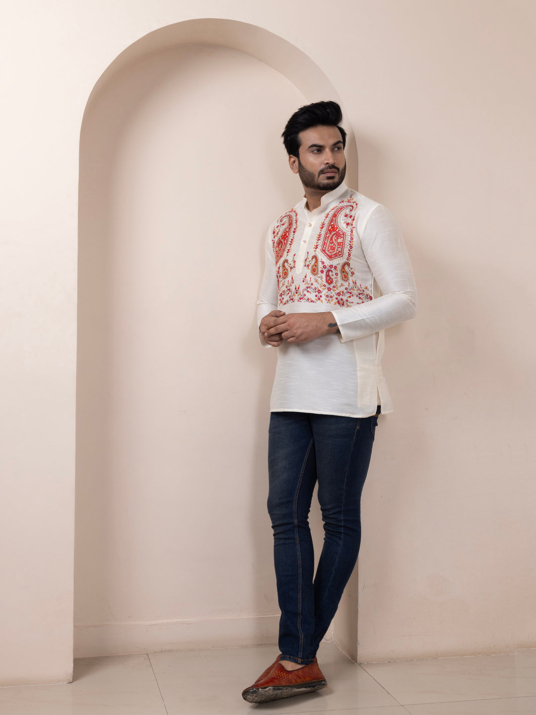 [DPSP-S] Men's White Ethnic Print Art Silk Short Kurta