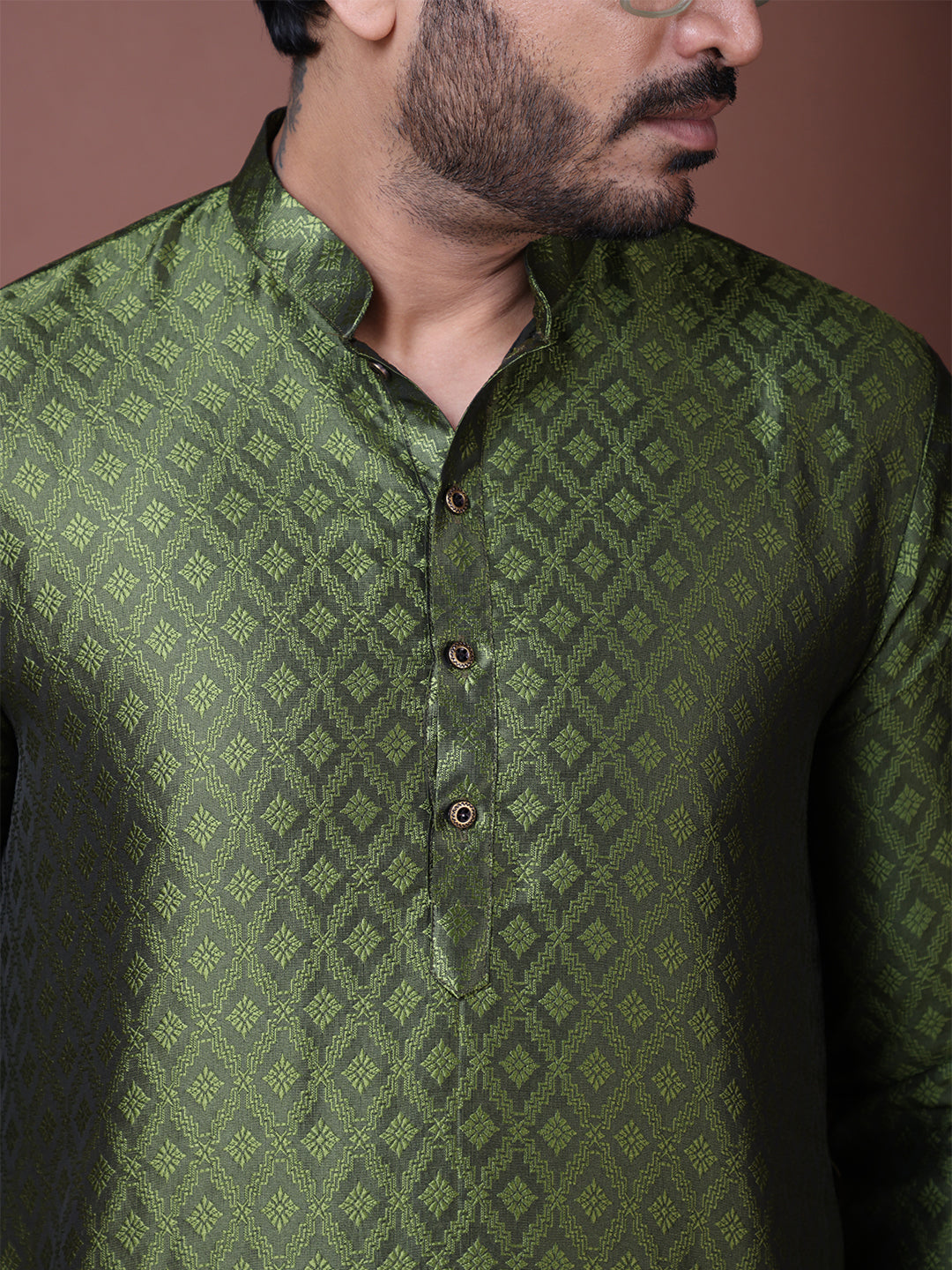 Men Geometric Woven Design Mandarin Collar Straight Kurta with Pyjama