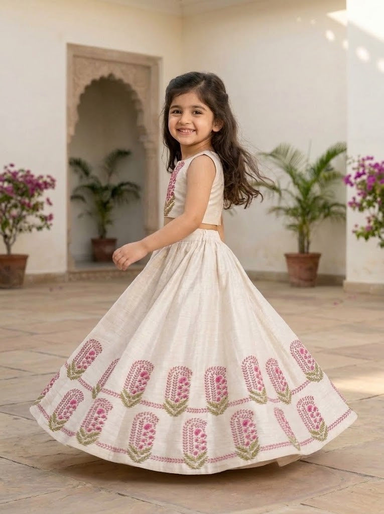 Girls' Off-White Art Silk Lehenga Set – Printed