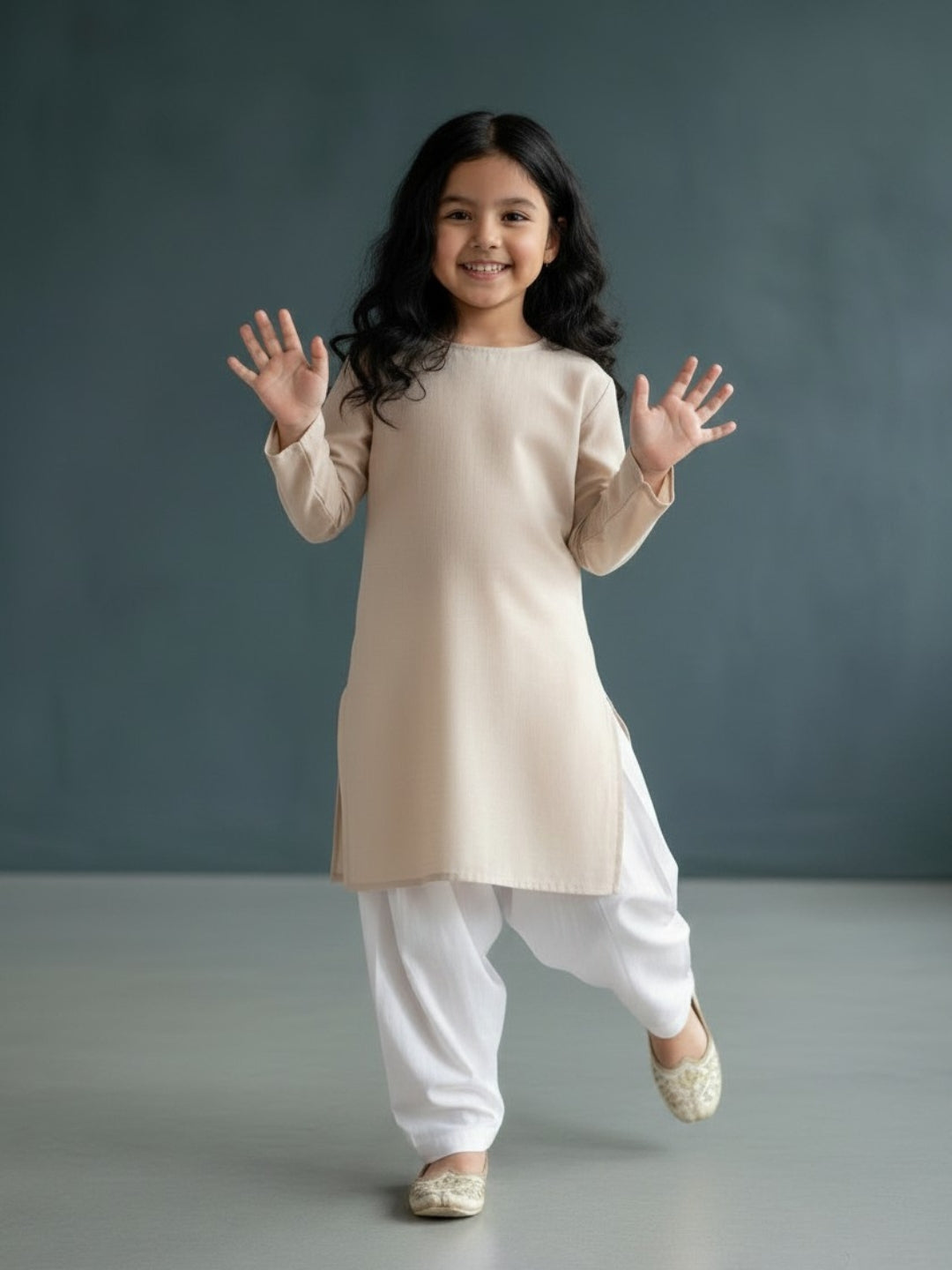 [DGKS-MG-RN] Girls Beige Solid Cotton Kurti Set