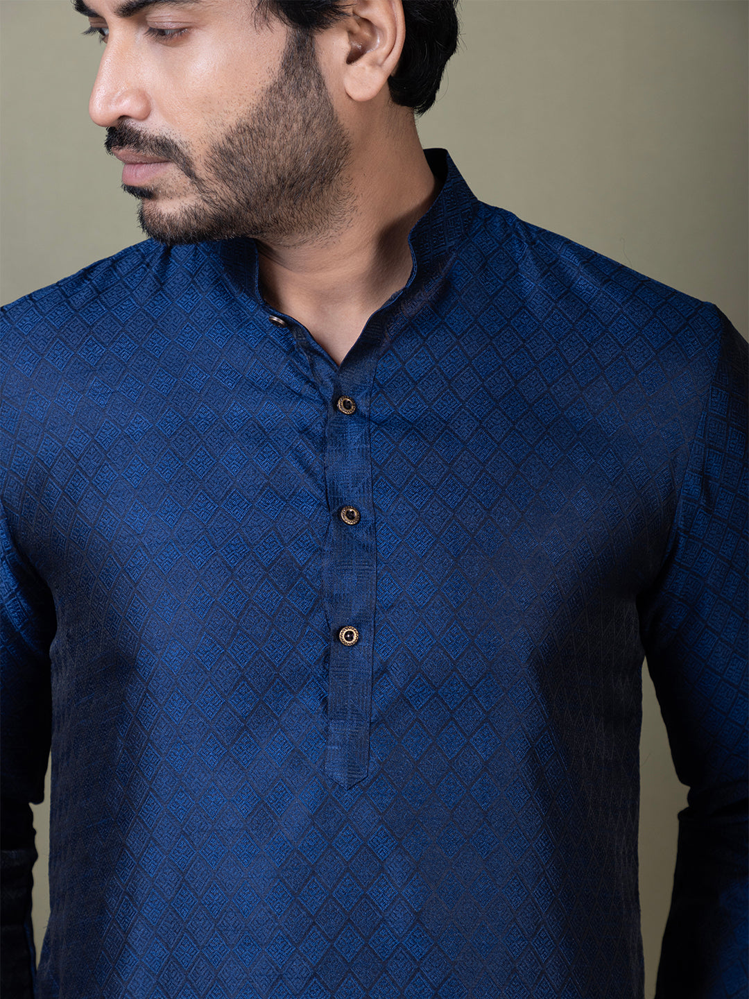 Men Mandarin Collar Jacquard Kurta with Pyjama