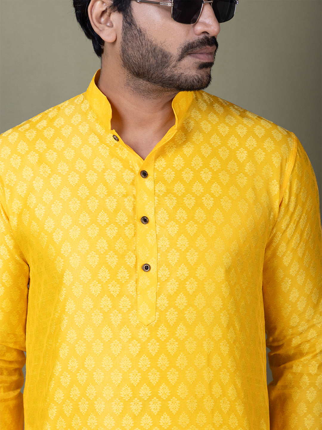 Men Mandarin Collar Jacquard Kurta with Pyjama