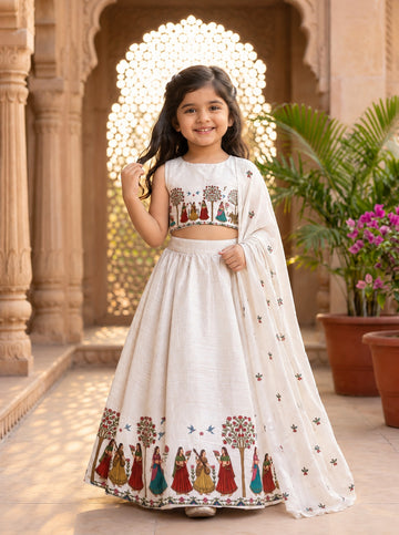 Girls' Off-White Art Silk Lehenga Set – Printed
