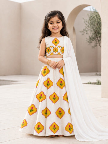 Girls' Off-White Art Silk Lehenga Set – Printed