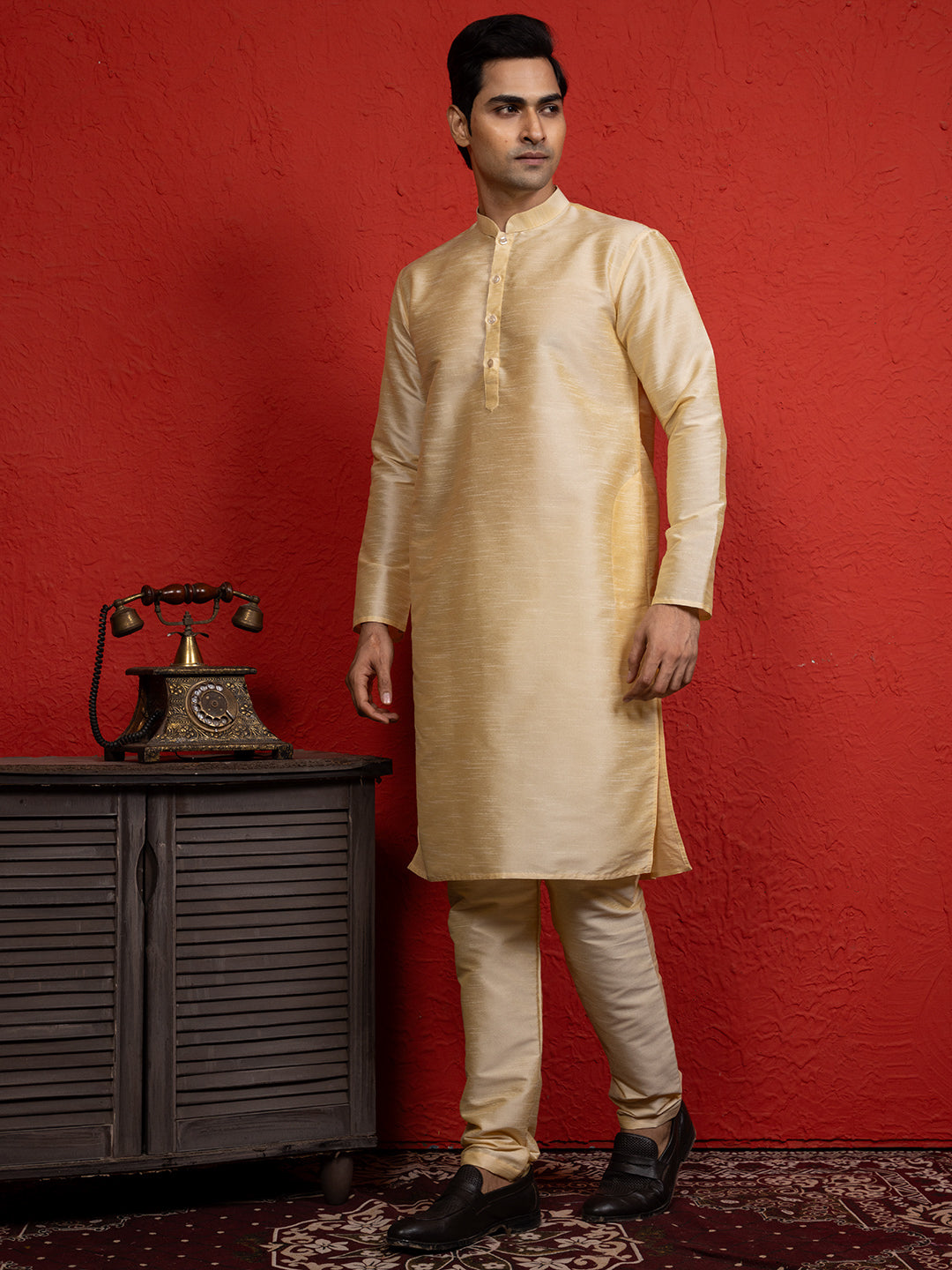 [DP] Men's Beige Solid Art Silk Kurta Set